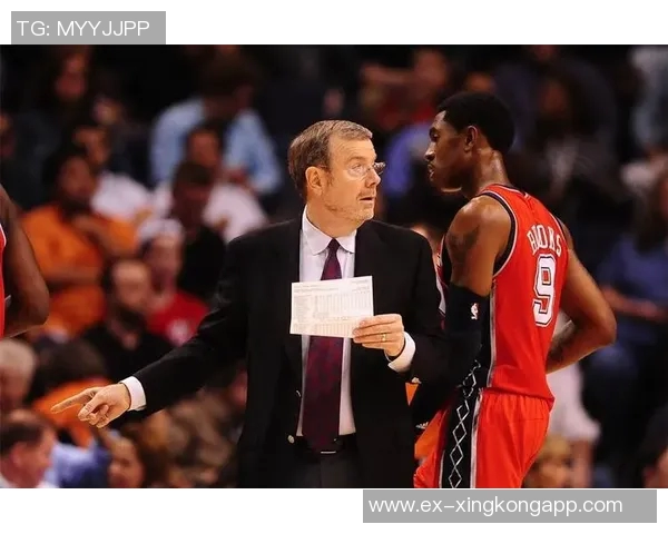 马克西单场25分10助攻5抢断5三分表现出色与斯普雷维尔大将军并列NBA历史第一